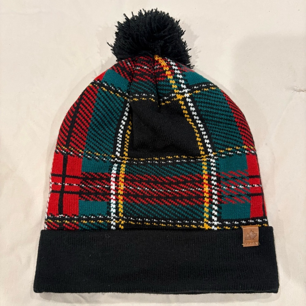 Great Northern Pom Beanie | NWOT | Knit Winter